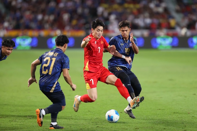 Đình Bắc trong trận chung kết với Thái Lan. Ảnh: Đức Cường 