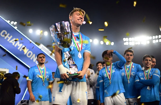 Hojlund đang hồi sinh tại Napoli