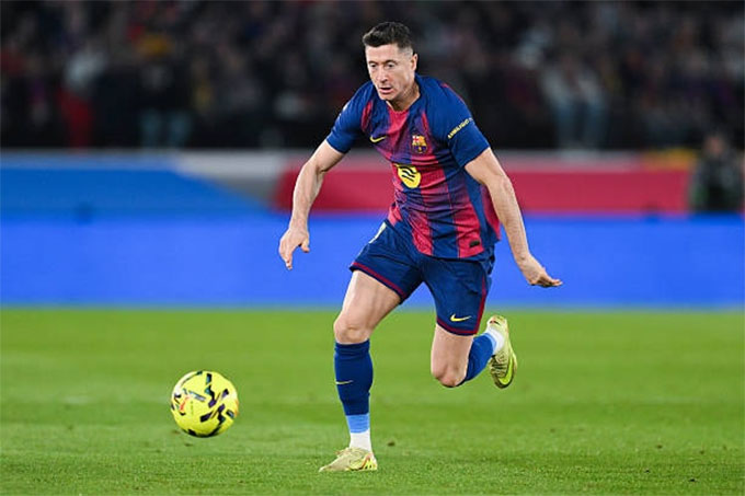 Barca đang trả Lewandowski mức lương 26 triệu euro/mùa
