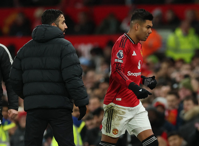 Tiền vệ người Brazil không hài lòng với quyết định của HLV Amorim