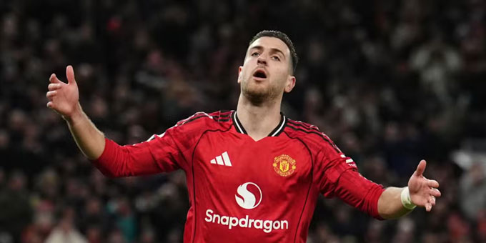 Dalot vẫn thể hiện bộ mặt thất thường