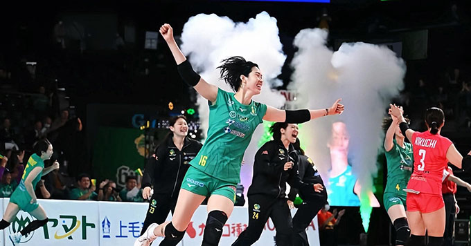 Thanh Thúy chơi cực hay cùng CLB CLB Gunma Green Wings