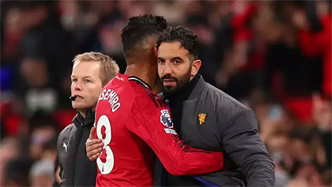  4 cầu thủ MU có thể tự do đàm phán với các CLB khác trong tuần này