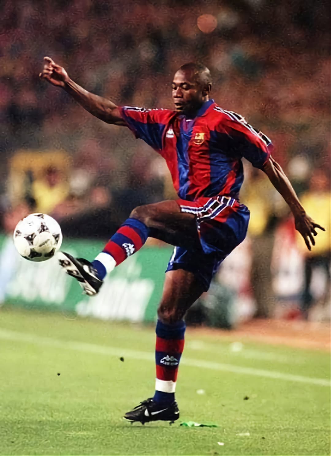 Amunike đến Barca để... kiếm những tiếng cười