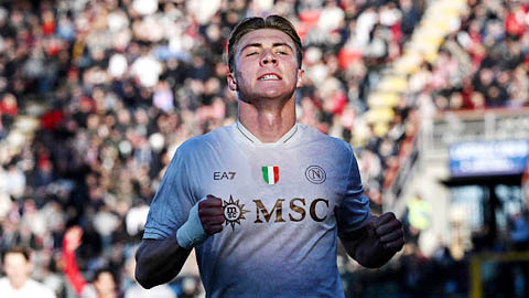  Hojlund lập cú đúp giúp Napoli kết thúc năm 2025 trong top 3 Serie A