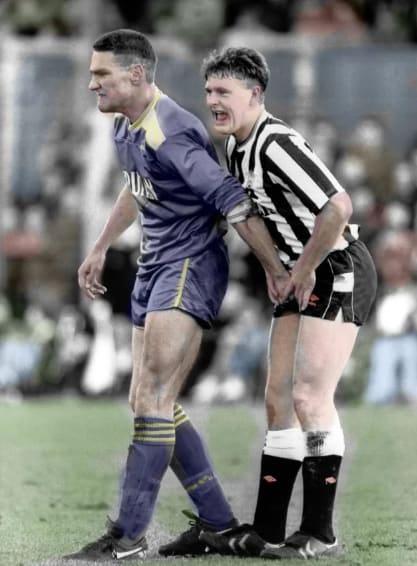 Tình huống nhạy cảm của Vinnie Jones với Gascoigne đã đi vào lịch sử