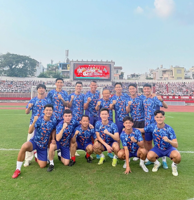 Tấn T trong đội hình các ngôi sao ở trận đấu thiện nguyện diễn ra hồi đầu tháng 12. Ảnh: CTV