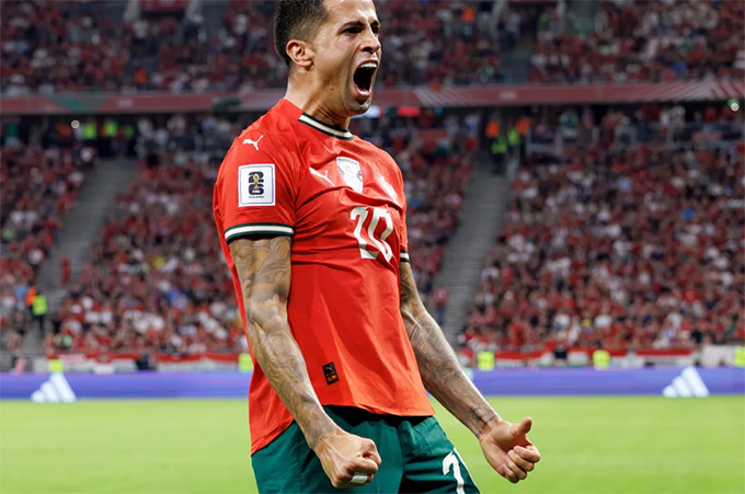 Cancelo lọt vào tầm ngắm của Barca và Inter Milan