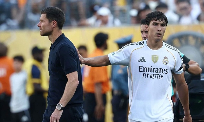 Đã đến lúc HLV Xabi Alonso thôi quay lưng với tiền đạo trẻ Gonzalo Garcia