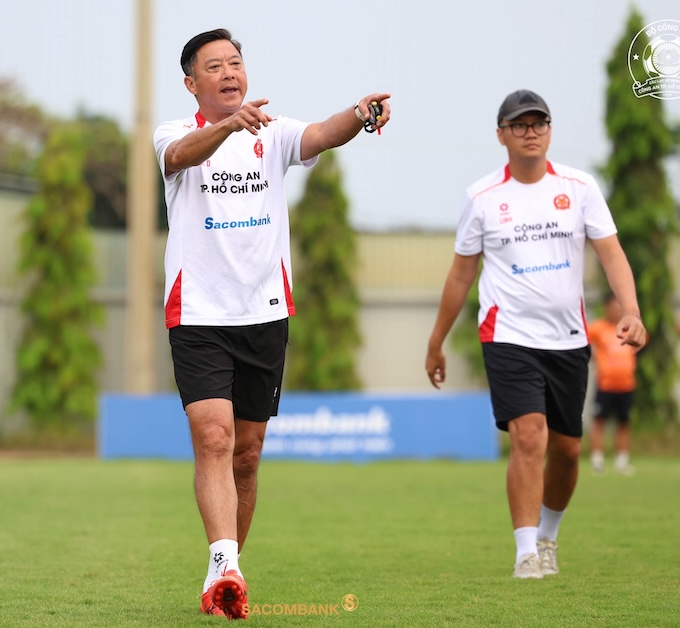 HLV Lê Huỳnh Đức liệu có giúp CA TP.HCM lọt vào Top 5 cuối mùa - Ảnh: Đình Viên