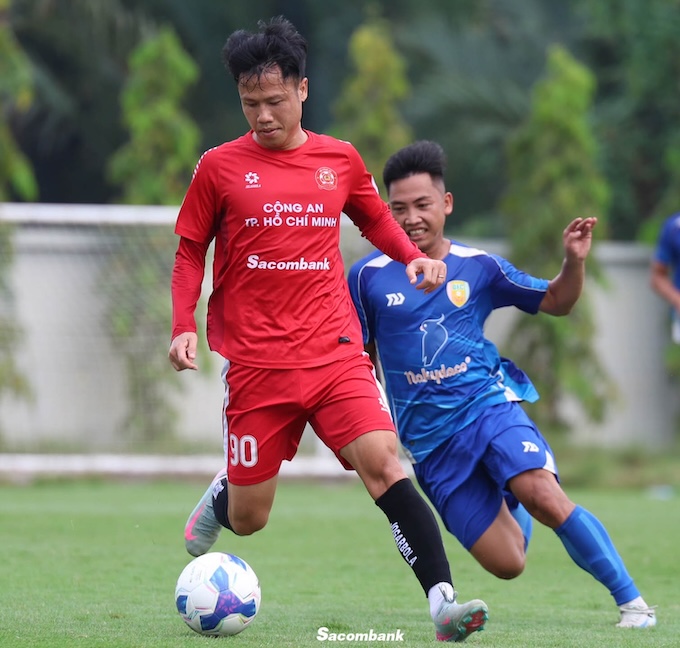 Một trận đấu giao hữu của CA TP.HCM - Ảnh: Đình Viên