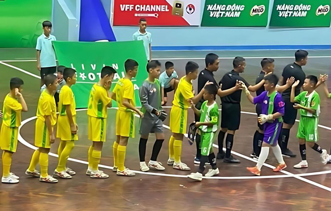 Cầu thủ trẻ Bùi Văn Bảo của SLNA bị phát hiện gian lận tuổi