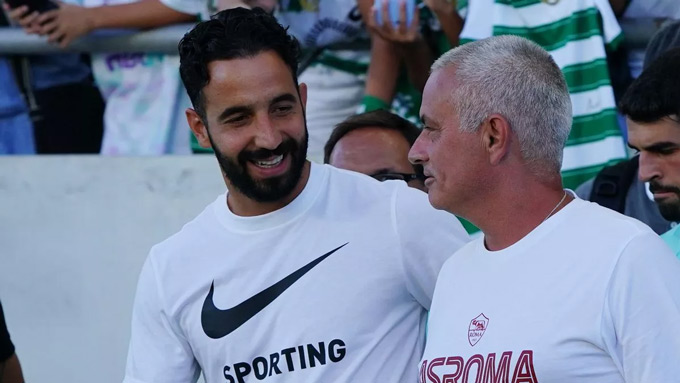 Amorim nhận thông điệp từ Mourinho sau khi bị MU sa thải