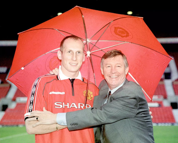 Sir Alex ân hận vì bán Stam