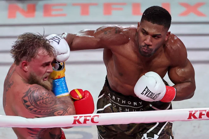 Anthony Joshua giả vờ giải nghệ, tăng sức nóng cho đại chiến với Fury