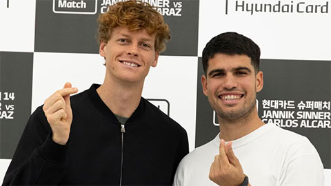 Carlos Alcaraz đánh bại Jannik Sinner trong trận đấu biểu diễn cháy vé tại Hàn Quốc
