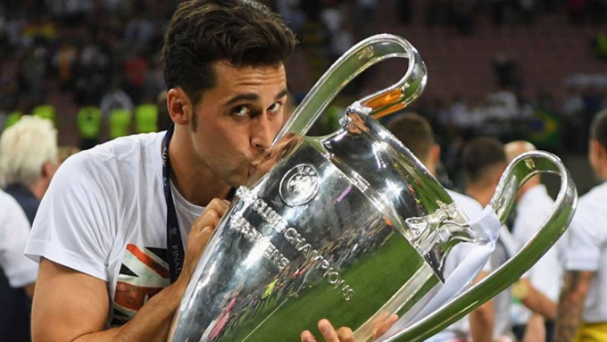 Arbeloa từng là cựu cầu thủ của Real Madrid