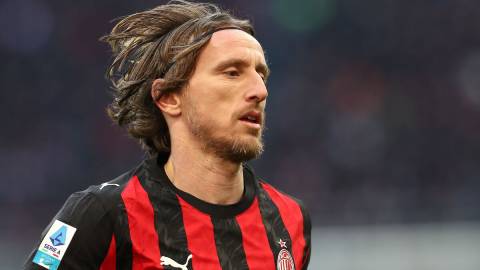 Milan hổn hển theo nhịp thở tuổi 40 của Luka Modric