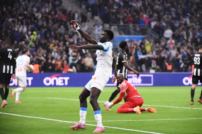 Vaz đang trên đường gia nhập AS Roma