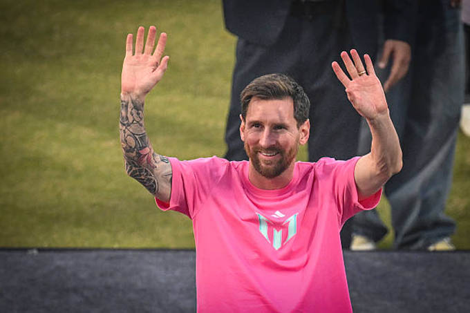 Al Ittihad bày tỏ mong muốn mạnh mẽ chiêu mộ Lionel Messi