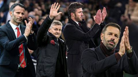  Tại sao MU chọn Carrick chứ không phải Solskjaer?