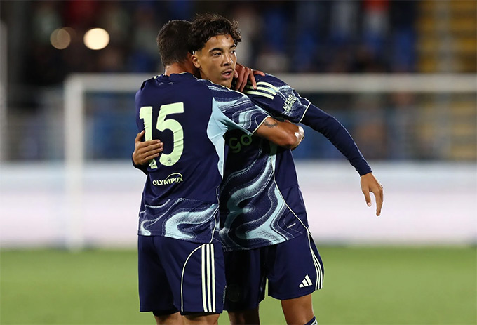 Rayane Bounida lọt vào tầm ngắm của hai ông lớn của La Liga