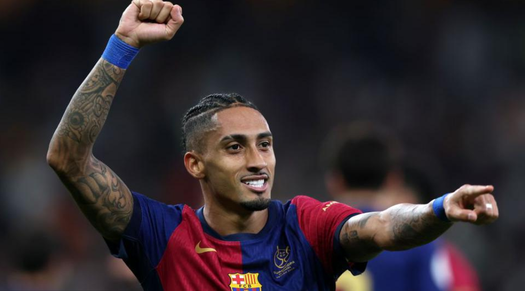 Raphinha ghi 2 bàn trong trận chung kết Siêu cúp, sau khi đã ghi 2 bàn ở trận bán kết