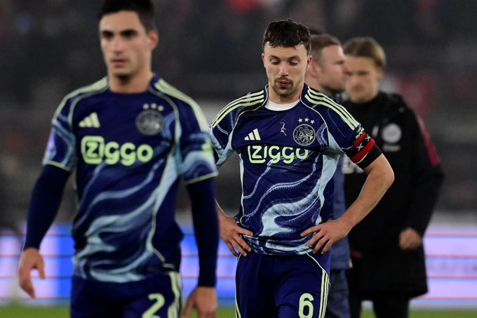 Ajax đối diện mùa giải thất bại toàn tập