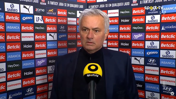 Mourinho bác bỏ tin đồn sắp dẫn dắt Real