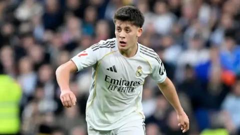  Arda Guler, ngọn hải đăng của Real-Arbeloa?