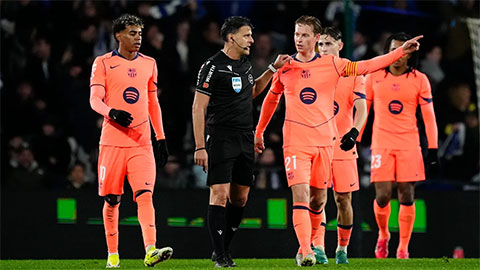  Barca phẫn nộ vì quyết định VAR trong trận thua Real Sociedad