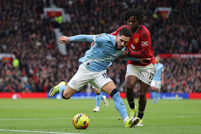 Cherki vào sân nhưng cũng không thể tạo ra khác biệt