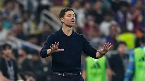  Xabi Alonso tạm lánh ánh đèn, hướng về gia đình và cánh cửa Premier League