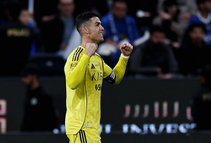 Ronaldo hiện khoác áo Al Nassr