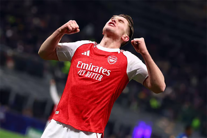 Anh ăn mừng bàn thắng quý giá