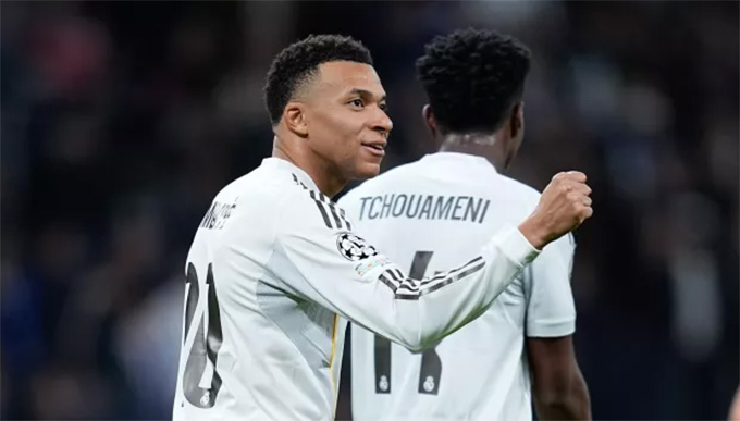 Mbappe lập cú đúp trong chiến thắng hủy diệt 6-1 trước đội bóng cũ Monaco