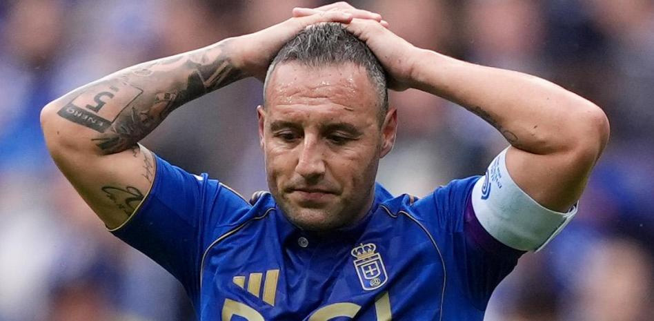 Santi Cazorla là niềm hy vọng lớn của Oviedo trước Barca