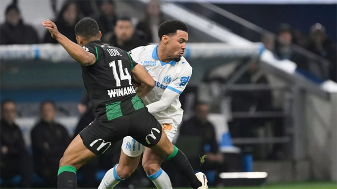 Nwaneri thích nghi ngay lập tức với lối chơi của OM