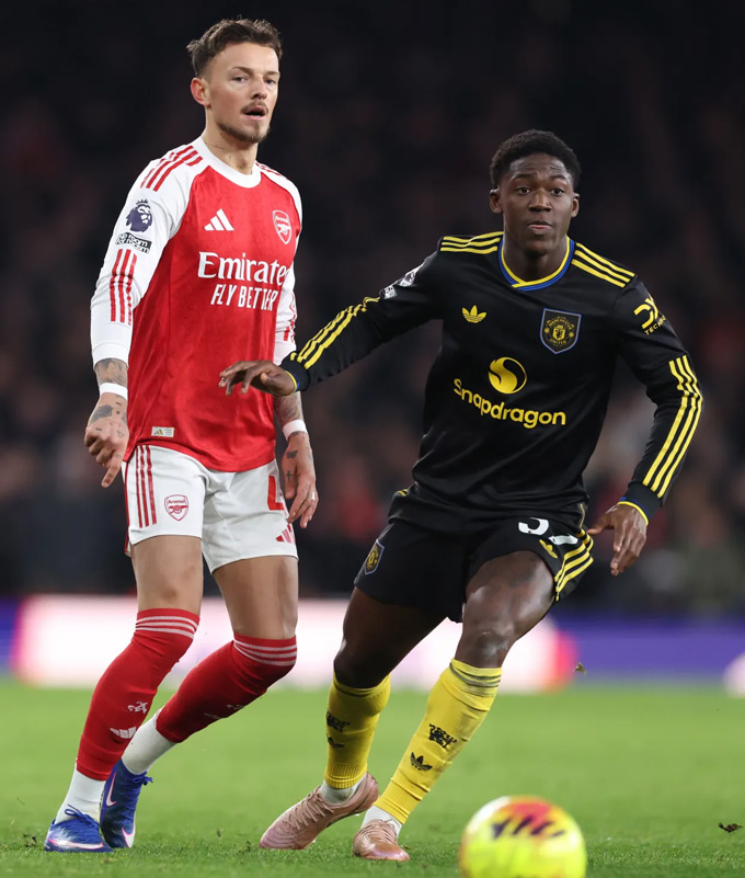 Mainoo đang chơi tuyệt hay ở tuyến giữa của MU