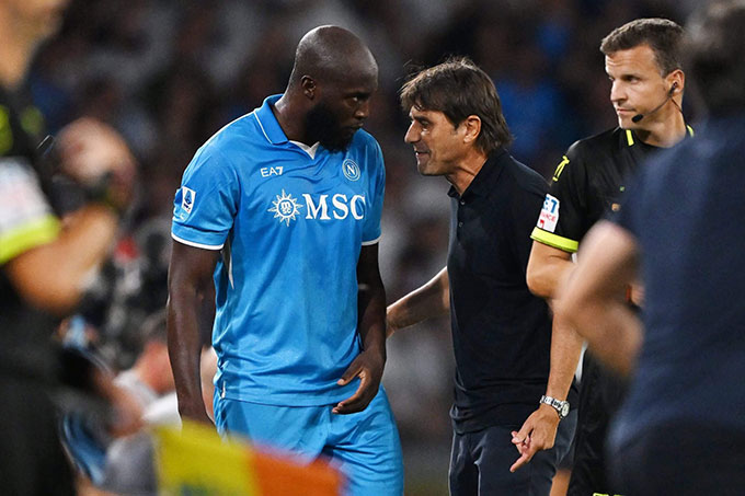 Lukaku và Conte đều không có những kỷ niệm đẹp với Chelsea