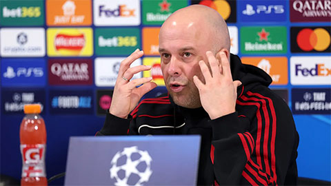  Arne Slot 'vá' hàng thủ Liverpool: Tiền vệ đá trung vệ vì khủng hoảng nhân sự