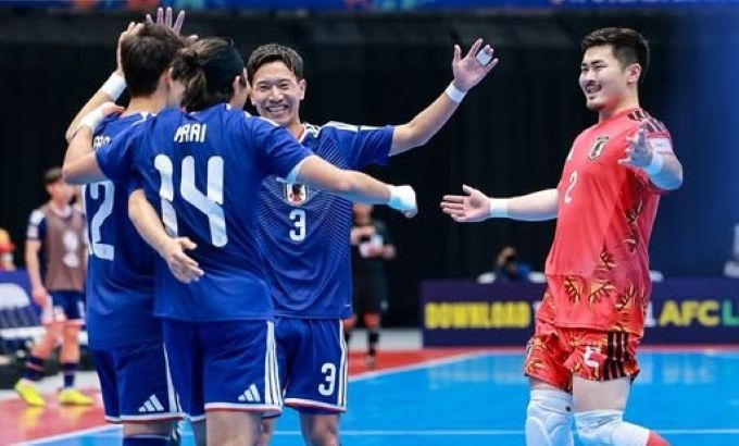 Nhật Bản ngược dòng thắng đậm trước Australia