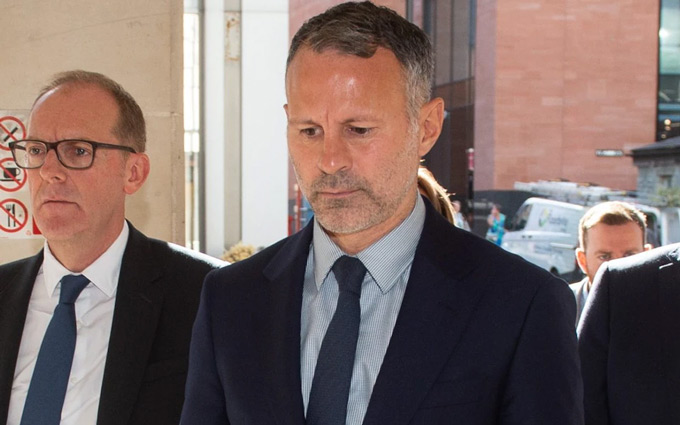 Giggs (phải) được tuyên bố không phạm tội hành vi cưỡng ép hoặc kiểm soát vào tháng 7/2023