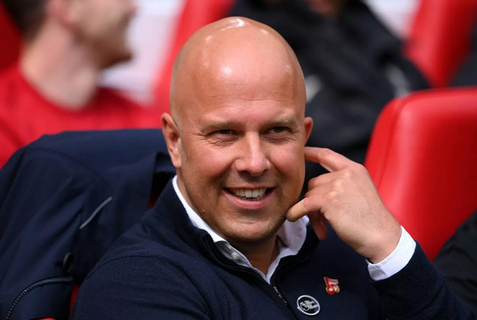 Tại sao Liverpool không có kế hoạch sa thải Arne Slot?