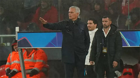  Nước mắt Mourinho và lời đáp trả đanh thép sau những tháng ngày bị hoài nghi