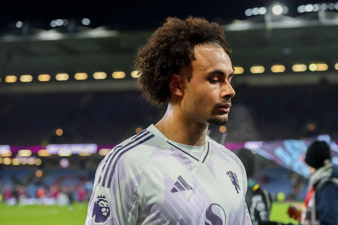 Zirkzee hiện chỉ sắm vai kép phụ tại MU