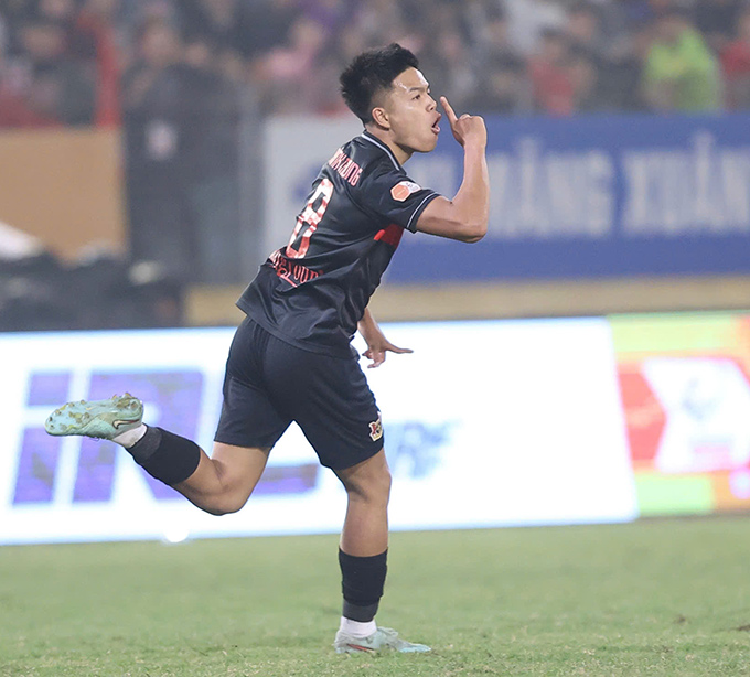 Thành Trung không thể giúp Ninh Bình lật ngược thế cờ - Ảnh: Minh Tuấn 