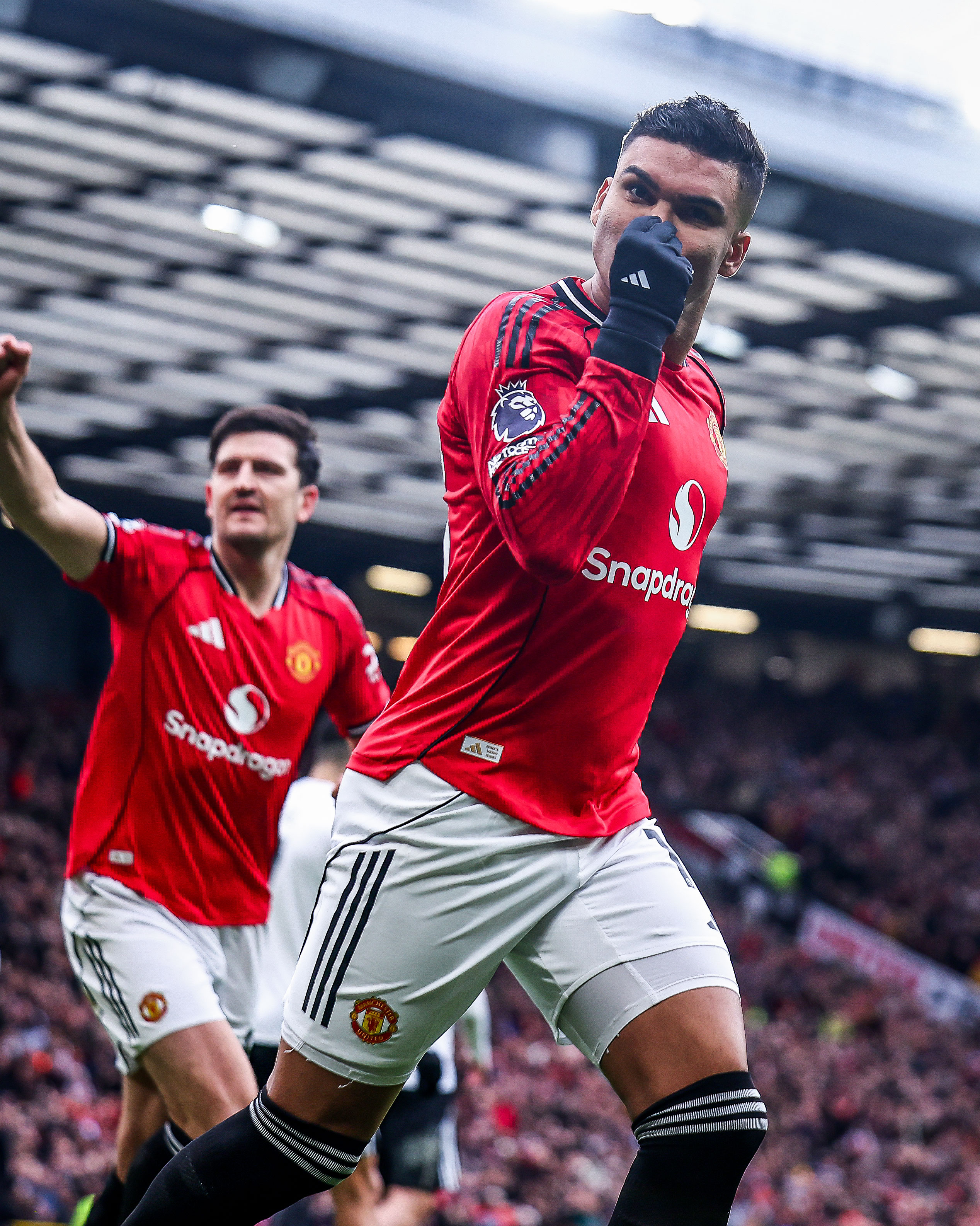 Niềm vui của Casemiro sau khi ghi bàn mở tỷ số cho MU