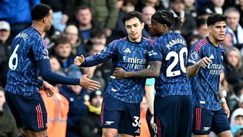  Sẽ chẳng ai nhớ đến nhà vô địch nhạt nhẽo Arsenal