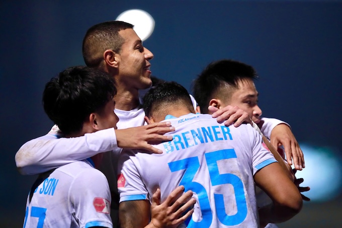 Nam Đĩnh đã có 2 bàn thắng dẫn trước Thanh Hoá. Ảnh: Đức Cường 